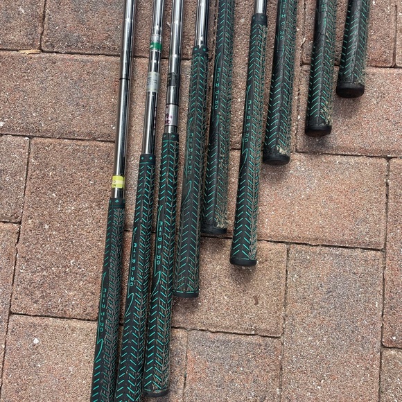 Golf Clubs n8 pc iron set Haig Ultra By Walter Hagen - Picture 14 of 16